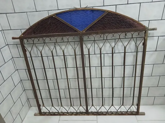 Janela Colonial com vidros 120 x 120