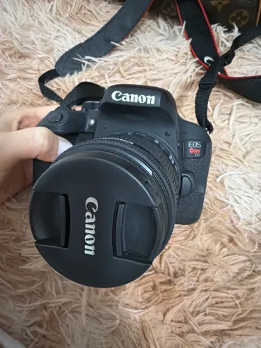 ? Canon EOS Rebel T7i + 3 Lentes + Bolsa | Pouquíssimo Uso