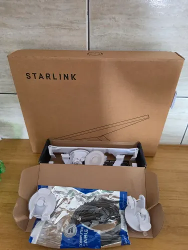 STARLINK MINI +SUPORTE PARA O CARRO + FONTE.