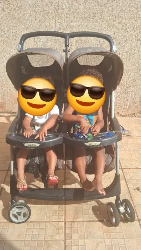 Carrinho de bebê duplo / gêmeos