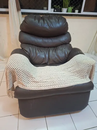 Vendo poltrona do papai reclinável usada.