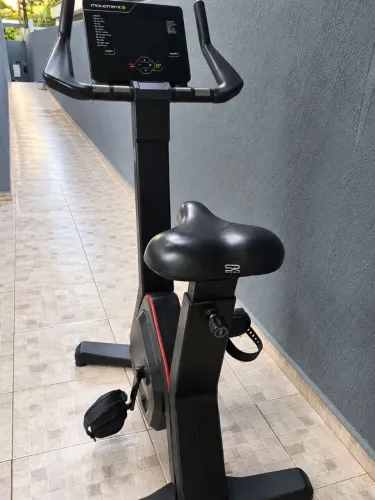 Bicicleta Ergométrica Vertical Movement V3 - Padrão de Academia no Conforto de Casa