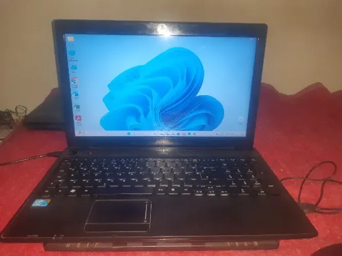 vendo notbook i3 1geraçao tela 15.6 ssd 120 gb 4 gb de ram