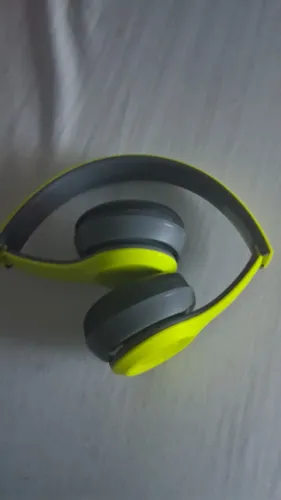 Fone de ouvido Verde.