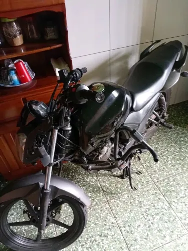 MOTO PARADA DESDE O DIA 19 DE MAIO APÓS UM ACIDENTE