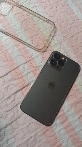 iphone 13 pro max 127 gê bateria trocada tela com um pequeno detalhe embaixo