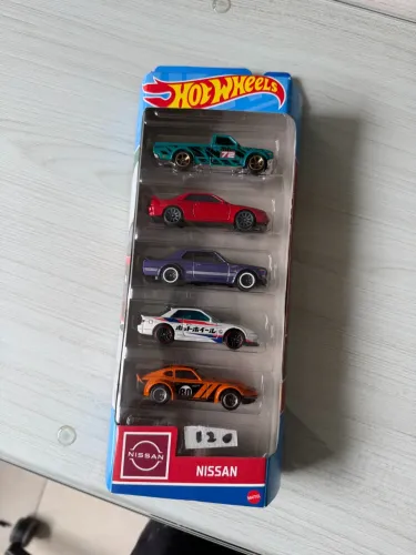 Hot Wheels Nissan 5 Pack
