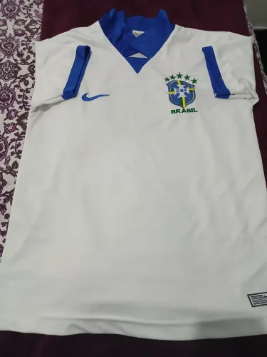 Camisas esportivas