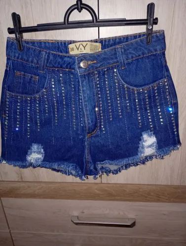 Short com pedra 38