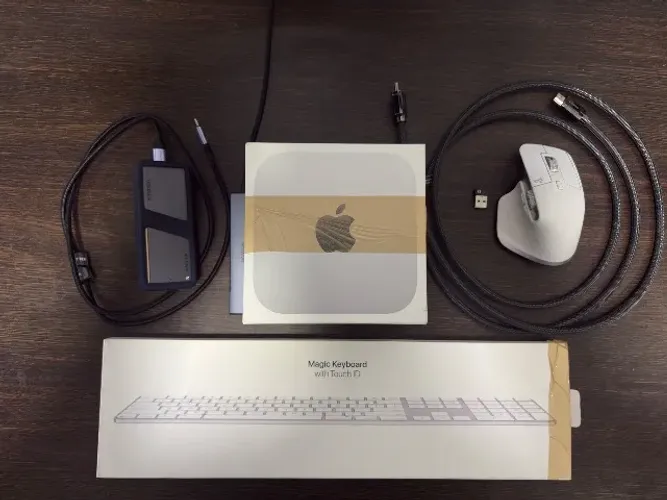Mac mini M4 32GB + SSD NVMe 2TB + Apple Magic Keyboard + MX Master 3S. Setup Completo