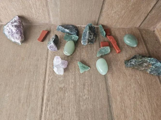 Lote Misto de Minerais e Cristais (Ametista, Ágata, Quartzo Verde e Jaspe) Lote 03