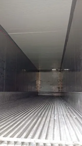 Reefer sem piso e sem maquinário 