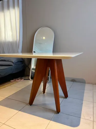 Mesa 4 a 6 lugares