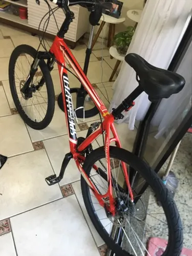 Bike Specialized Hardrock tamanho 19 usada aro 26