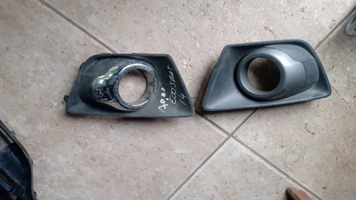 Moldura Farol de Milha Ford Ecosport 2014 Lado direito (cada peça)
