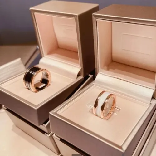 Alianças Anel Bvlgari Rosê com cerâmica branca banho de 6mm de ouro 18 k