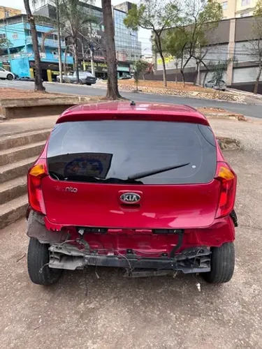 Kia Picanto sucata pra retirada de pecas