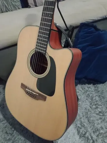Violão Takamine folk praticamente novo 2mil  em Nova Iguaçu 