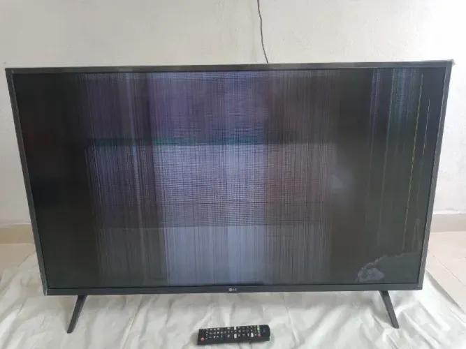 Smart TV LG 43" Full HD - Defeito na tela!!!
