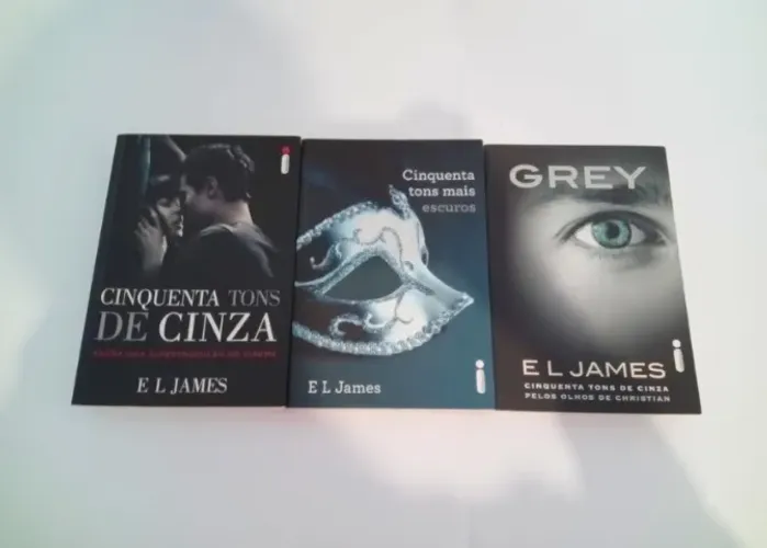 Livro Cinquenta Tons de Cinza Cinquenta Tons Mais Escuros e Grey