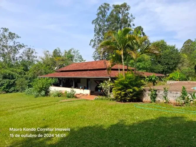 Chácara molhada de 27.438,83 m2, 50,00 m do asfalto (PR 090), 1,5 km de Ibiporã.