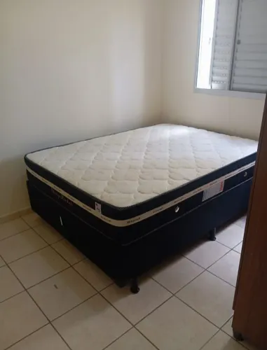 Cama disponível casal
