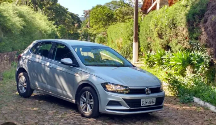 Polo Disponível para o verão última unidade para trabalhar