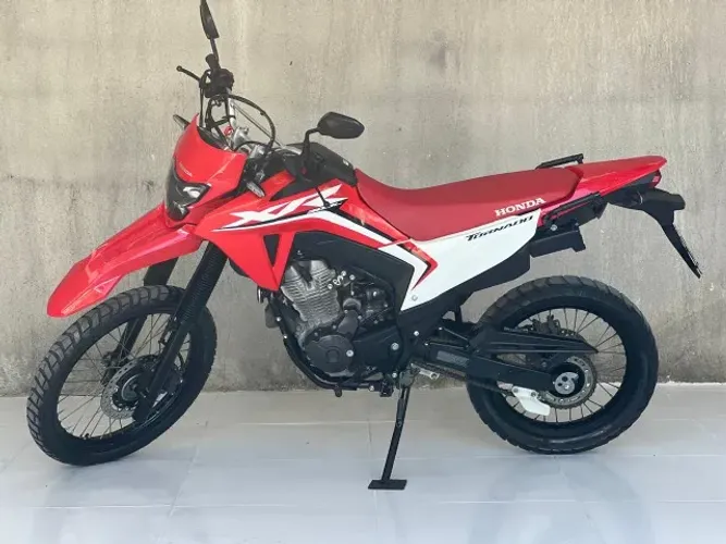 Honda NX Tornado 300 2025 - Apenas 8 mil Km Rodados