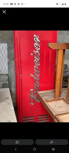 Cervejeira Vintage Budweiser Totalmente original motor 220v -500L negativo -2 ?
