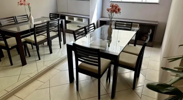 Conjunto sala de jantar completo mesa e cadeiras
