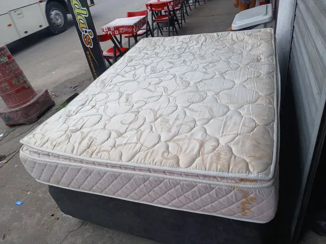 Colchão Casal Usado de molas ensacadas R$380 entrego 