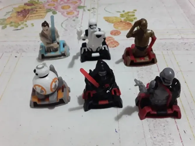 Bonecos Star Wars Kinder Ovo, com 6 unidades, 3,5 cm de altura