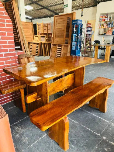 MESA EM MADEIRA (valor no din/pix)