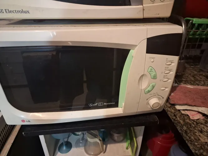 Micro-ondas LG com Grill