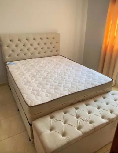 Cabeceira base e recamier e colchão tamanho Queen size