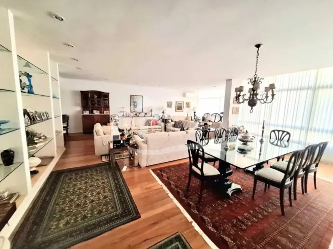 ENCANTADOR APARTAMENTO DE 4 QUARTOS NO POSTO 6
