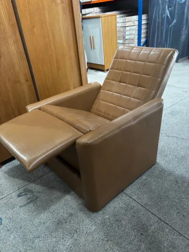 Poltrona Reclinável em Courissimo Pronta Entrega