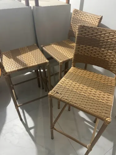 4 banquetas vime