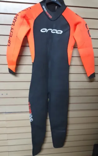 Roupa de borracha Marca Orca