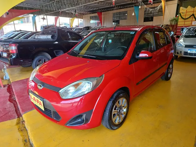 Ford/ Fiesta Hatch 1.0 flex 4pts ano.2014 vermelho, completo