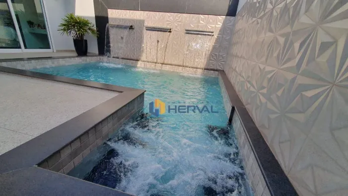 Casa com 3 quartos à venda, PORTEIRA FECHADA por R$ 1.300.000 - Jardim Espanha - Maringá/P