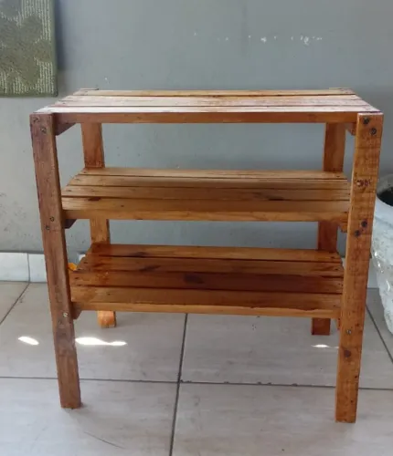 Sapateira de Madeira