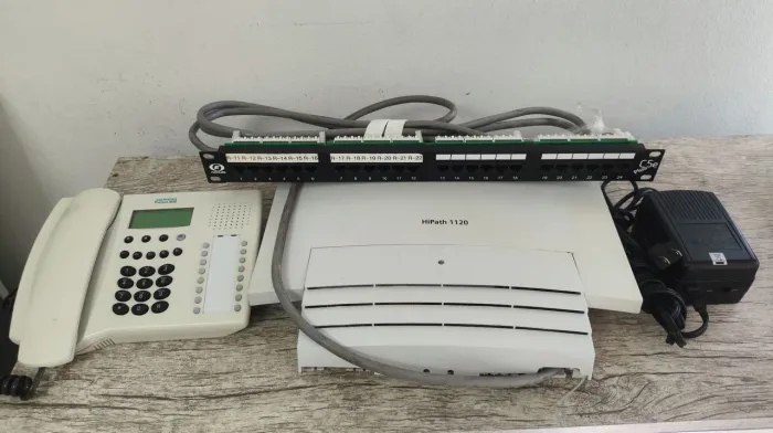 Central Telefônica HiPath 1120 com telefone Siemens e Patch Panela Furukawa 24p