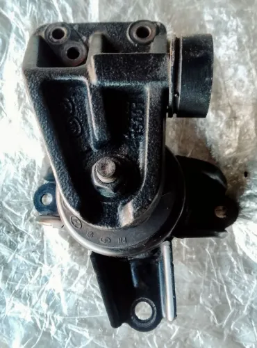 HB20 COXIM/ SUPORTE/ CALÇO DO MOTOR HIDRÁULICO LADO DIREITO 218261S001