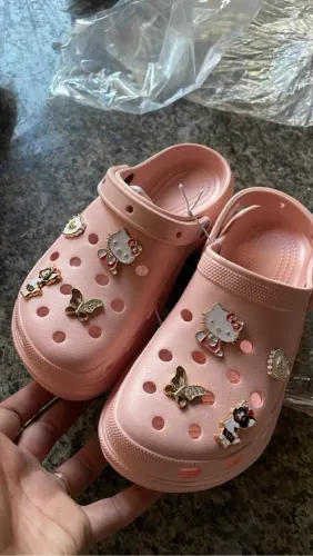 Crocs Rosa Decorados com Charms