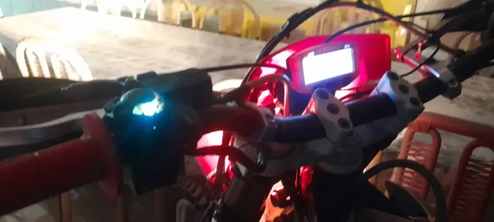 GasGas - EC 300 2T - 2010 - 3º dono, pouquíssimo usada em sua vida útil, muito nova.