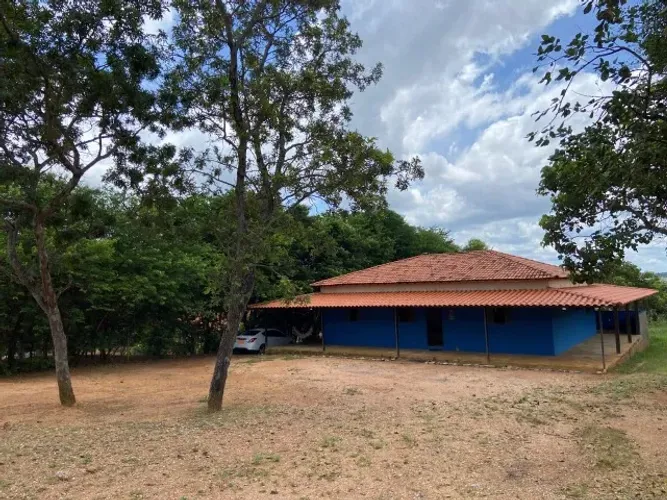 Sitio 2.500m² com casa, moveis de tijolinho, terra para plantio, Jaboticatubas.
