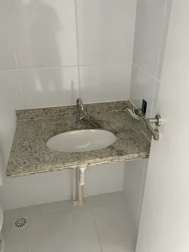 Bancada de mármore com Cuba para banheiros