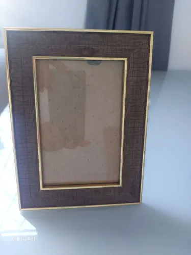 4 Molduras Decorativas Marrons com Detalhes Dourados