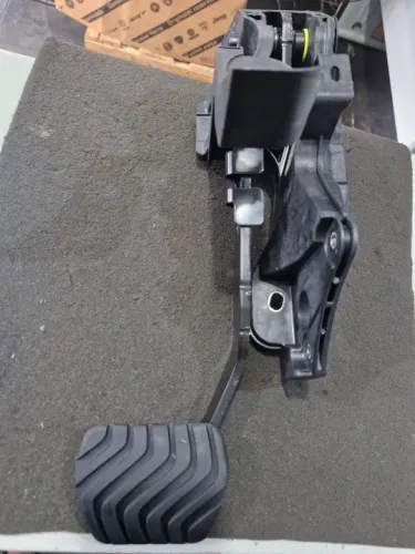 Atuador pedal de freio Renault Duster, Oroch e captur.